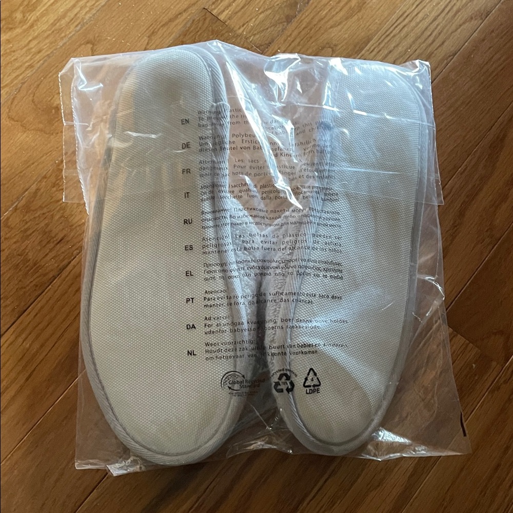 Pottery Barn Dream Slippers in Soft Gray - Picture 3 of 4